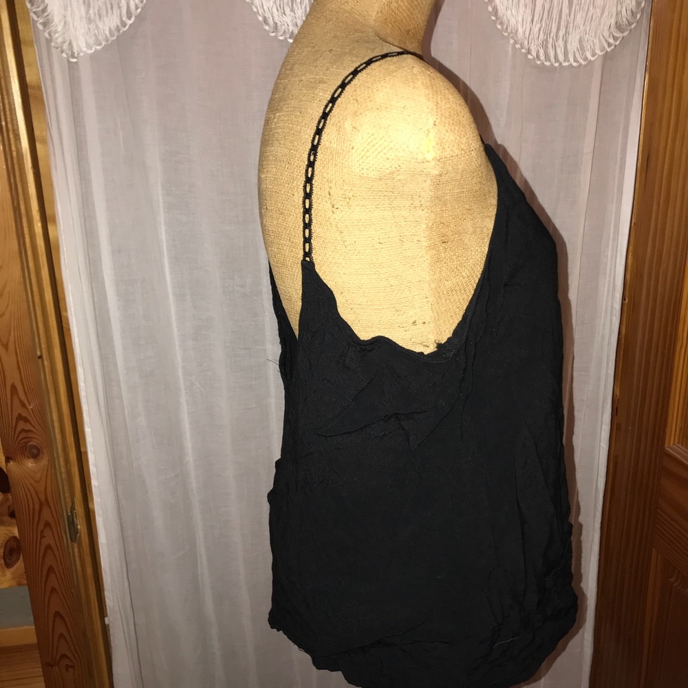 Black crop tank top